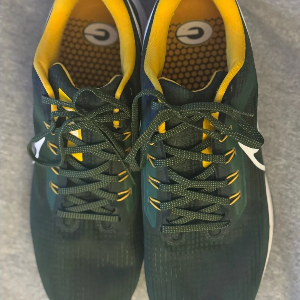 Nike Dark Green and Yellow Sneakers - Picture 1 of 5